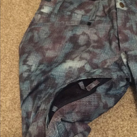 NEW Roxy Snow Pants - Picture 3 of 8